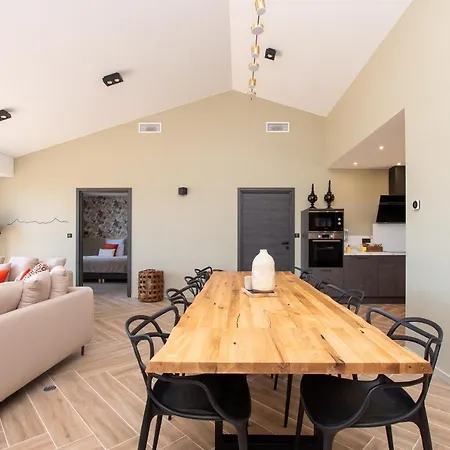 Villa La Face Au Saramon